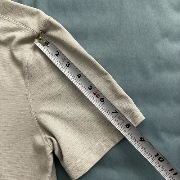 Lululemon evolution polo medium - Picture 4 of 5